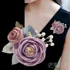 三色フラワー コサージュ＜パープル＞ 2way 結婚式 懇親会 歓送迎会 振袖