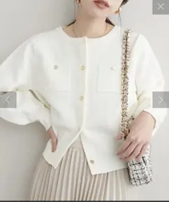 ポリニット金釦ポケ付きカーディガン　オフホワイト　ナチュラルクチュール