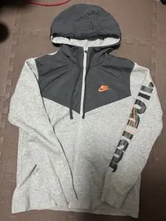 Nike セットアップ　パーカーとスウェットパンツ