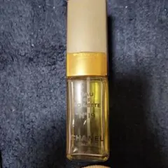 CHANEL N°19 Eau de Toilette