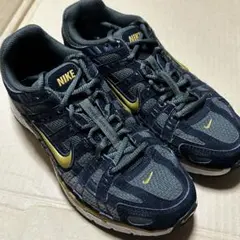 NIKE P-6000 ブラック ゴールド スニーカーのサムネイル