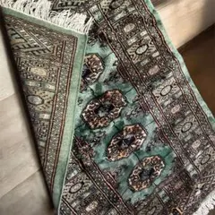 極上品♬手織り最良質パキスタン絨毯 ボハラ柄 ミントグリーン 玄関先 シルク混紡 珍しいミントグリーンのパキスタン製絨毯 詳細不明 - メルカリ