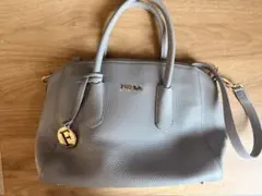 FURLA グレー レザー ショルダーバッグ