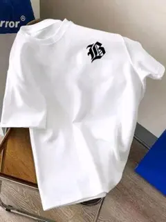 ♤最安値　新品未使用　ばく売れ　Tシャツ　アルファベット♤