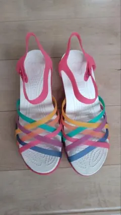 カラフルストラップビーチサンダル クロックス