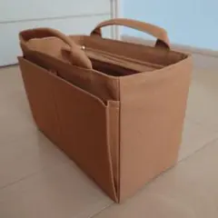 R7.105 SALE マチ付きファスナーポケットのバッグインバッグ