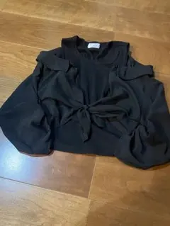 オフショルダー トップス