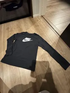 専用 Nike The Nike Tee 長袖シャツ ブラック