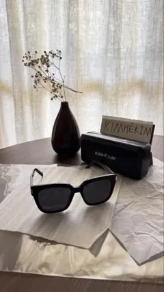 【売り切りたいです！】KIMHEKIM サングラス パールチャーム付き ブラック 売り切りたいです！】KIMHEKIM サングラス パールチャーム付き