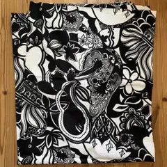 生地 モノトーン 花柄