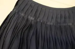 組曲 黒のプリーツひざ丈スカート サイズ1