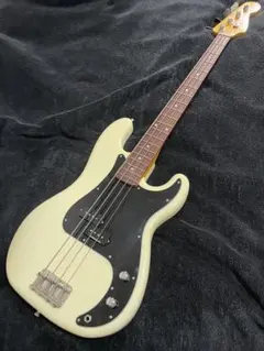 Edwards E-PB-95R/LT Vintage Whiteのサムネイル