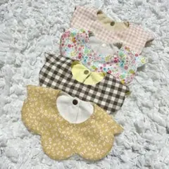 ハンドメイドのリバーシブルスタイ・よだれかけ 4枚セット