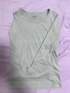 ユニクロ　HEATTECH 長袖アンダーシャツ 130 薄いグリーン　キッズ