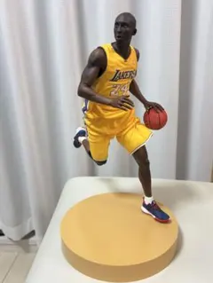 コービー・ブライアント 1/6 フィギュア 34センチ NBA - メルカリ