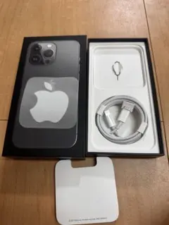 Apple iPhone 14 Pro 箱、充電器、リセットボタン