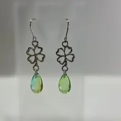 四つ葉のクローバー ピアス 84