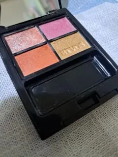 ETVOS ミネラル クラッシーシャドウ イノセントブルーム