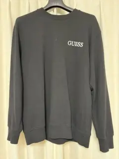 GUESS ブラック クルーネック トレーナー