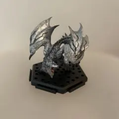 モンスターハンター　モンハン　フィギュア　リオレウス希少種