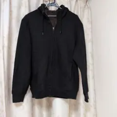 ユニクロ　黒 裏はボア　フルジップパーカー
