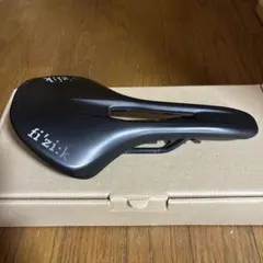fi'zi:k フィジーク サドル VENTO ANTARES R5のサムネイル