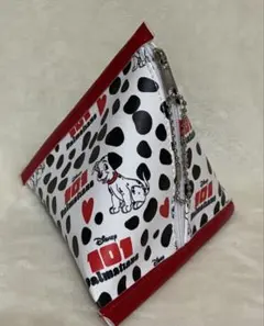 ディズニーの「101匹わんちゃん」テトラ型ポーチ