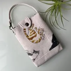 フラップ付スマホポーチ　線描き猫　ハンドメイド