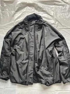 adidas 軽量フルジップ黒ジャケット フード付