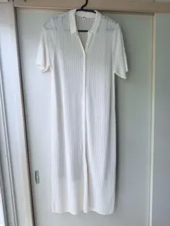 【美品】ユニクロ　ホワイトストライプニットワンピース Mサイズ