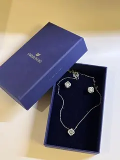 Swarovski ネックレスとイヤリングセット