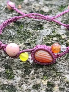 サードオニキスのオリジナルデザイン　マクラメ編みブレスレット