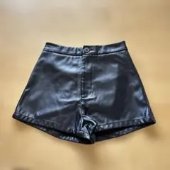 SHEIN 黒 レザー風ショートパンツ 12-13Y