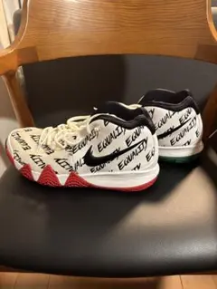 【ほぼ未使用】カイリー 4 BHM バスケットボールシューズ
