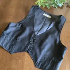 PAGEBOY ブラック Vネック ベスト　　　ジレ　　Mのサムネイル