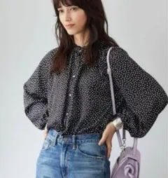 Adam et Rope　アダムエロペ　ドット柄 フリルネック ブラウス 長袖のサムネイル
