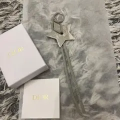 Dior ノベルティ　星型レザーキーホルダー グレー