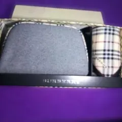 BURBERRY ポーチ ハンカチ ギフトセットのサムネイル