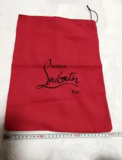 クリスチャン・ルブタン★赤色巾着