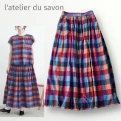 週末セール アトリエドゥサボン 手描き水彩柄 花とサーファー スカート アトリエドゥサボン 手描き水彩柄 花とサーファー スカート