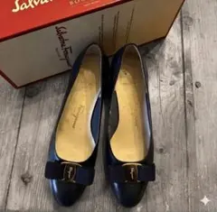 Salvatore Ferragamo パンプス ネイビー