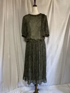 古着ワンピース　プリーツスカートワンピース