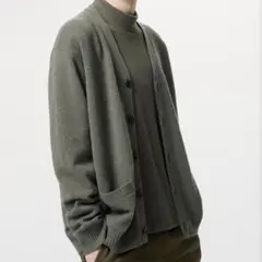 ユニクロ　ラムVネックカーディガン　男女兼用　L