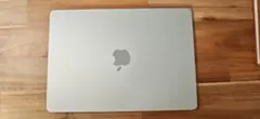 MacBook Air M2（2022） スターライト