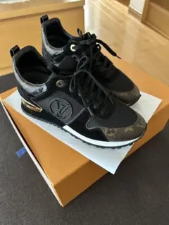 ルイヴィトン　　ランアウェイスニーカー　モノグラム