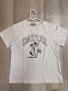 SATUR フラワーロゴ 半袖Tシャツ ホワイト S