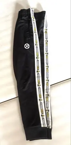 ミニオン　パンツ　ブラック　キッズ