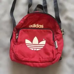 adidas 赤 リュック