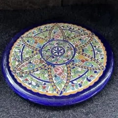 装飾的な花模様の皿