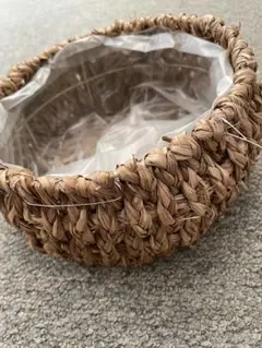 天然素材の円形バスケット（ライナー付き）